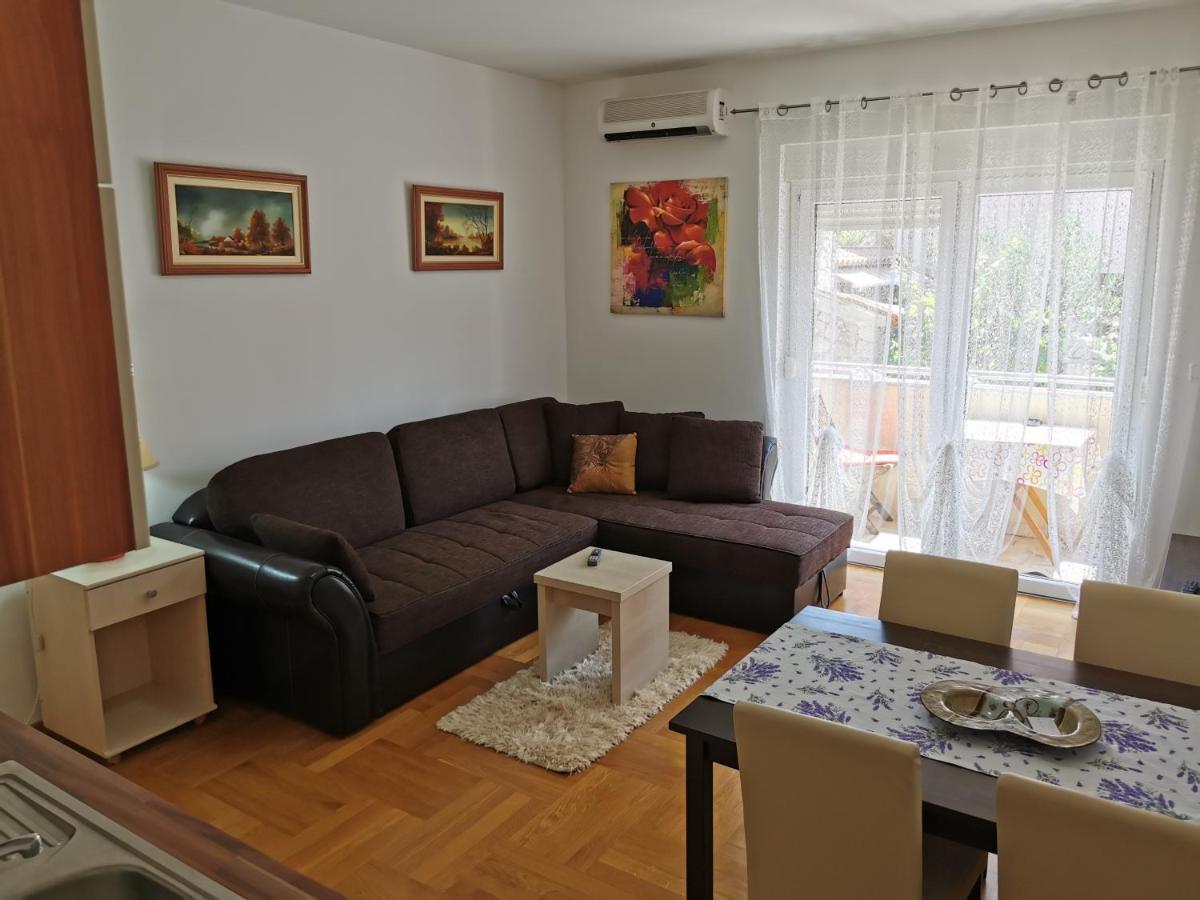 Apartments Mara Cres Bagian luar foto