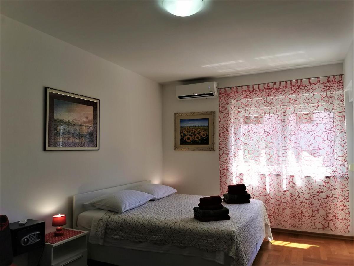 Apartments Mara Cres Bagian luar foto